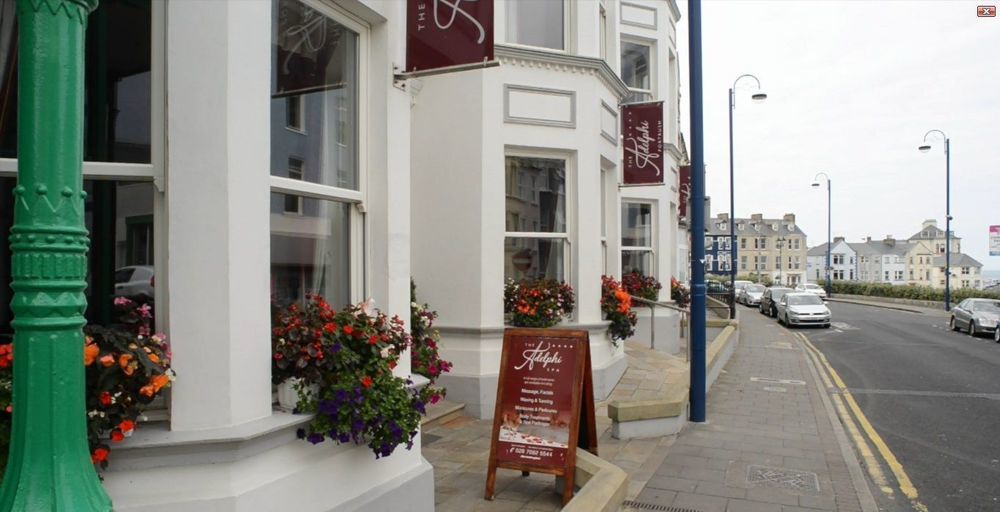 Portrush Adelphi Hotel Exterior photo The exterior of the restaurant in 2007